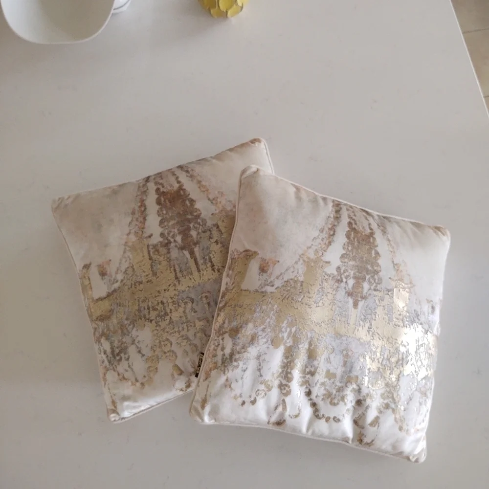 OLIVER Gal White Gold Diamonds Throw Pillows